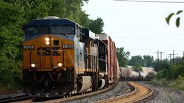 SS Narrow Font K5HLA 2PC 1L For the CSX ES40DC and For the BNSF ES44DC
