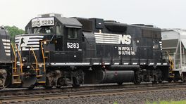 Norfolk Southern 5283's SuperTyfon Leslie RS3L