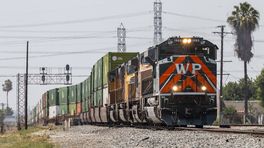 SS Narrow Font K5LLA 2PC 1L For the UP 1983 SD70ACE (Reworked)