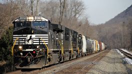 SS New Cast P5 For the NS C44-9W