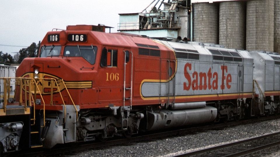 Santa Fe EMD FP45 #97, #101, #103 & #106 Searchlight Simulations ...